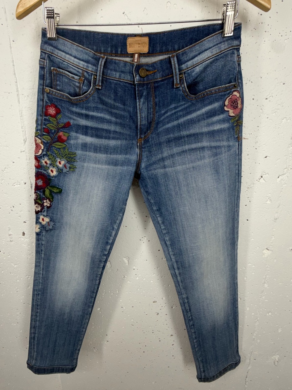 Driftwood Women’s size 26 Marilyn Embroidered Skinny Stretch Crop Jeans